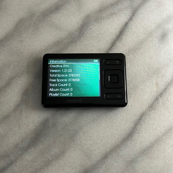 Creative ZEN MP3 Player - Picture 2 of 3
